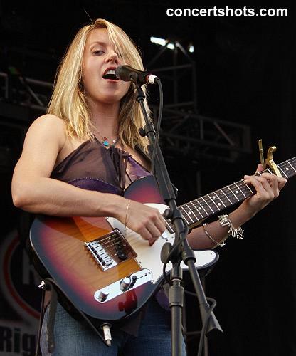 Click here for pics of Liz Phair's soundcheck! 