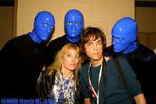 Blue Man - Chris and Amanda 03.JPG (11994 bytes)