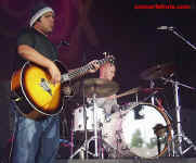 concertshots.com-Lifehouse8-Atlanta92201.JPG (63559 bytes)